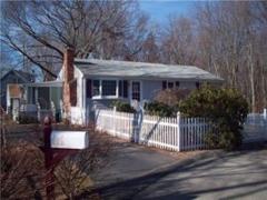 Home of the Day: 235 Pine St. Ext.